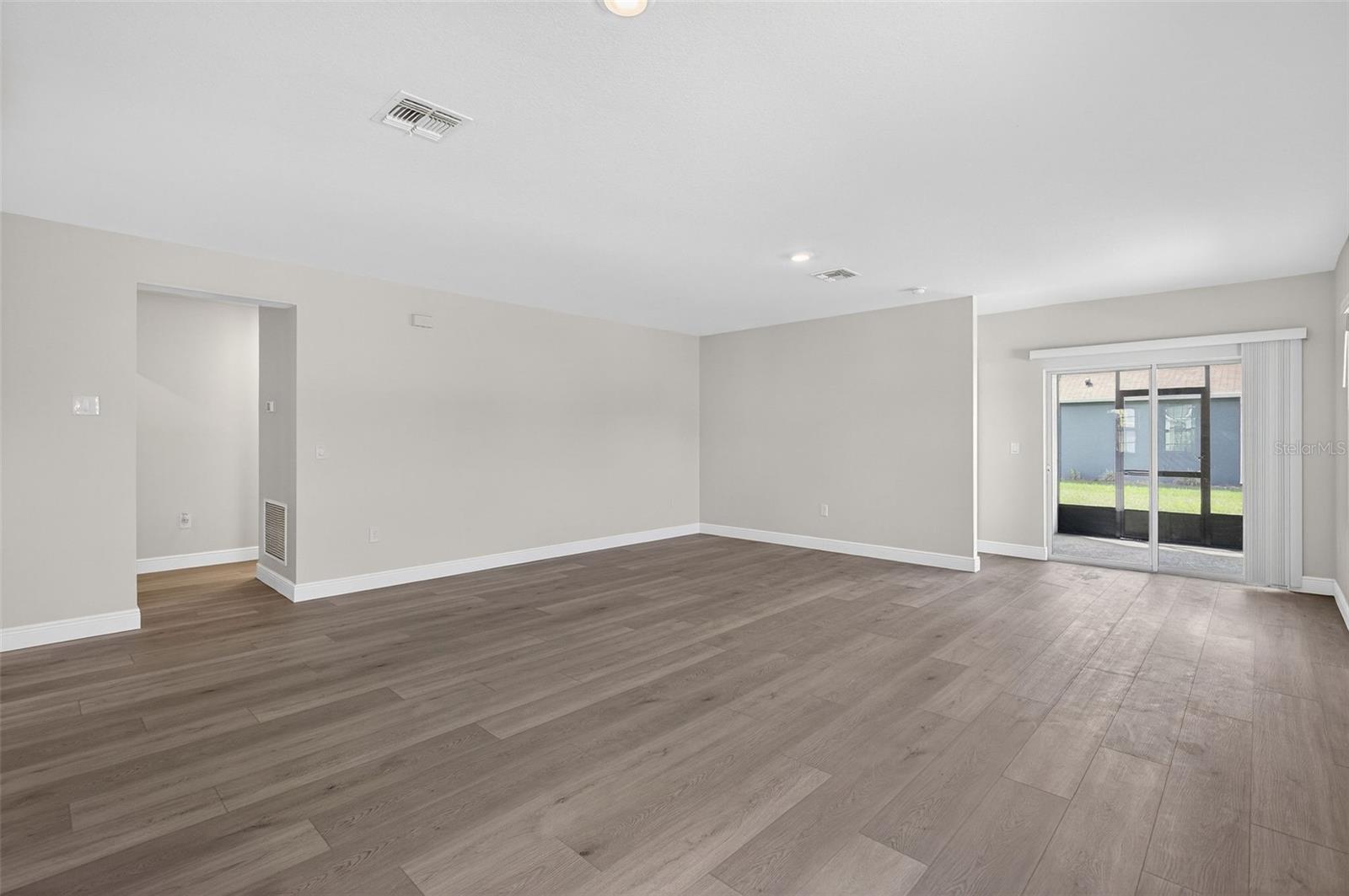 Image 47 of 92 For 2992 Gibraltar Boulevard