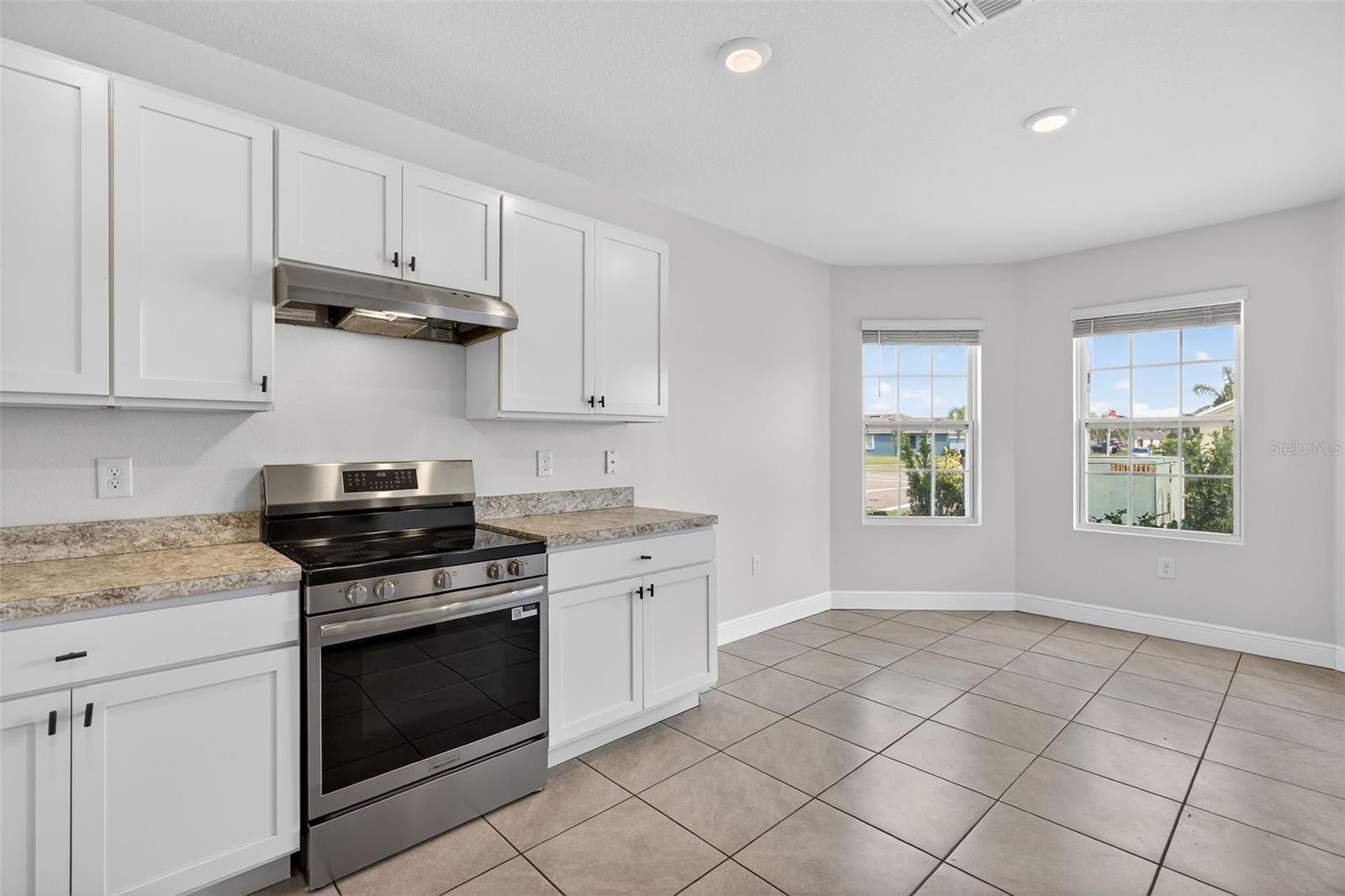 Image 49 of 92 For 2992 Gibraltar Boulevard