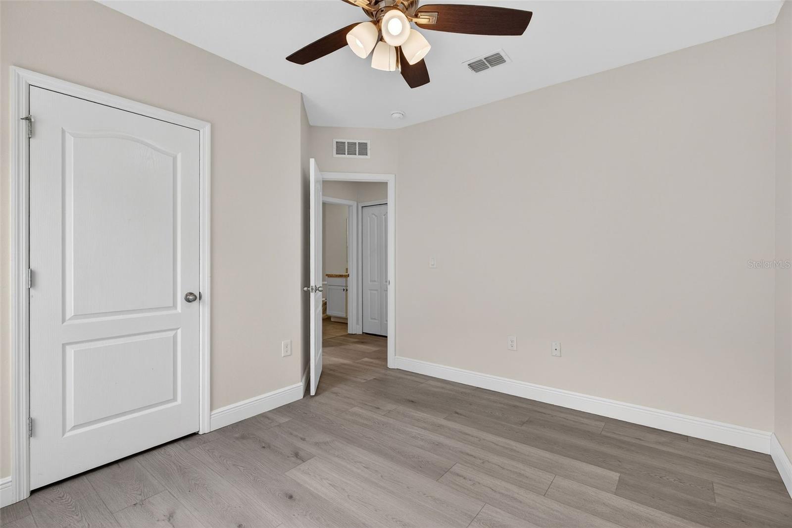 Image 55 of 92 For 2992 Gibraltar Boulevard