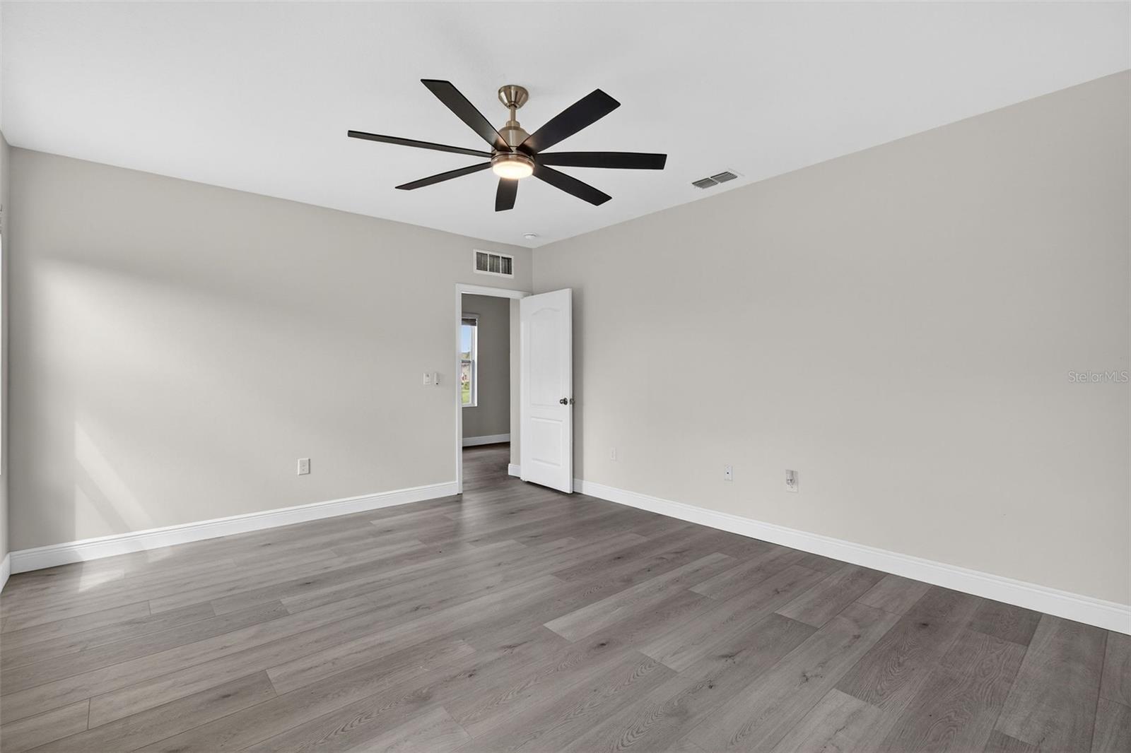 Image 61 of 92 For 2992 Gibraltar Boulevard