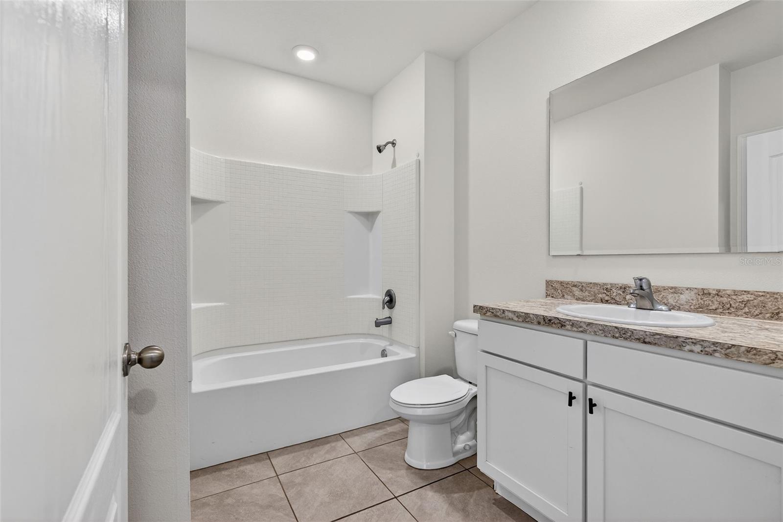 Image 63 of 92 For 2992 Gibraltar Boulevard