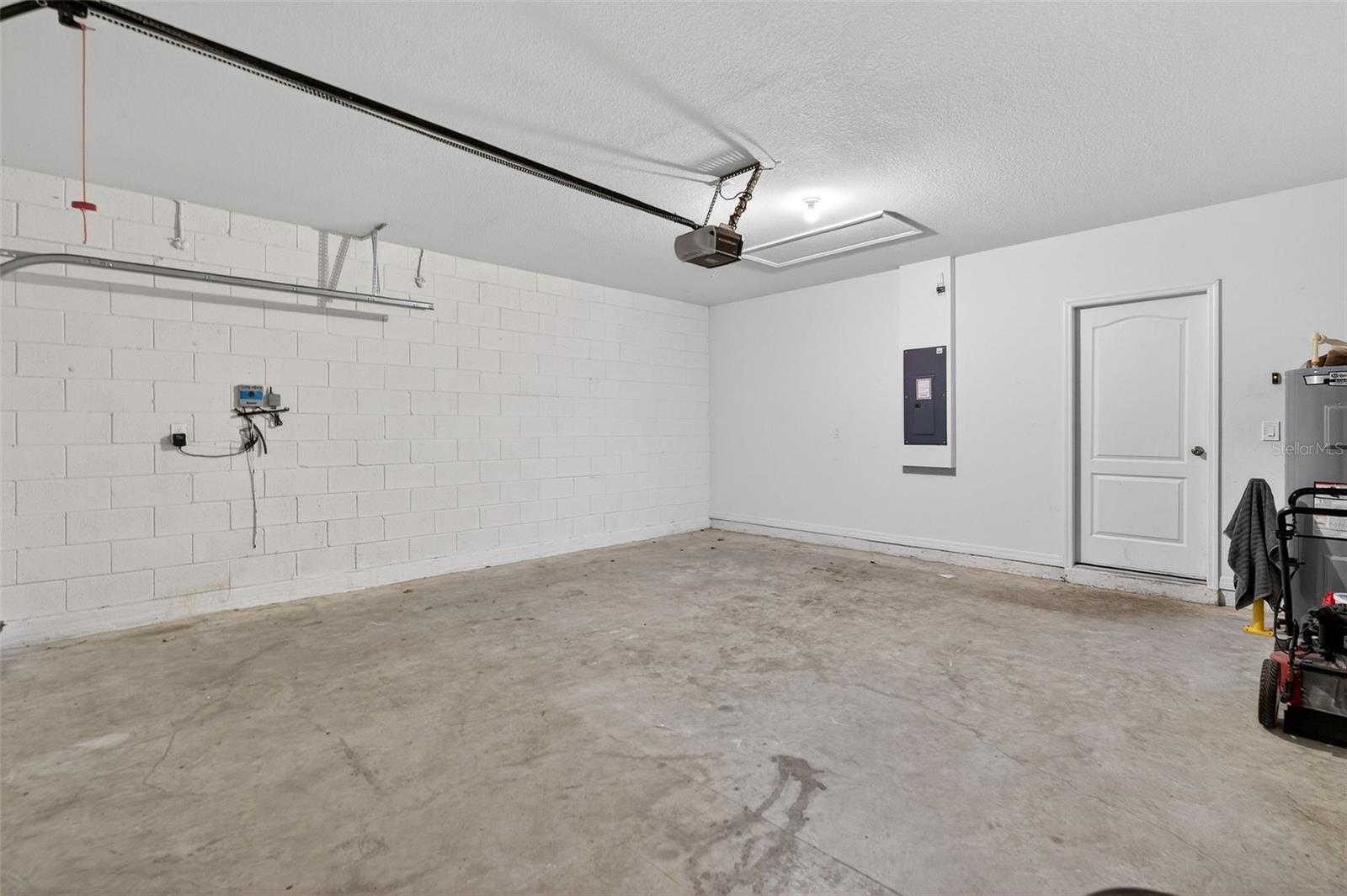 Image 64 of 92 For 2992 Gibraltar Boulevard