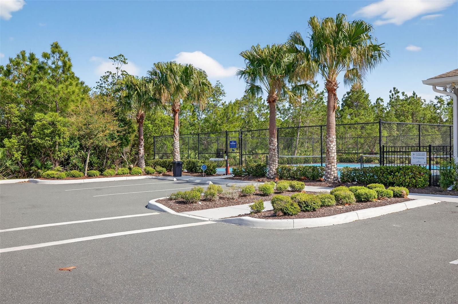 Image 72 of 92 For 2992 Gibraltar Boulevard