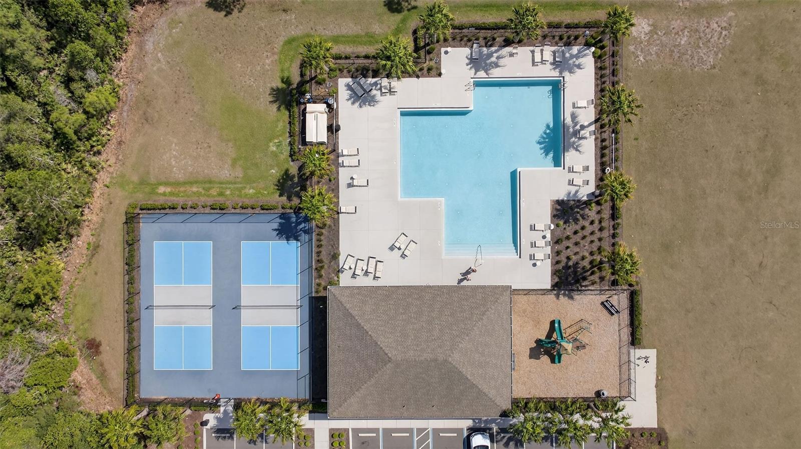 Image 77 of 92 For 2992 Gibraltar Boulevard