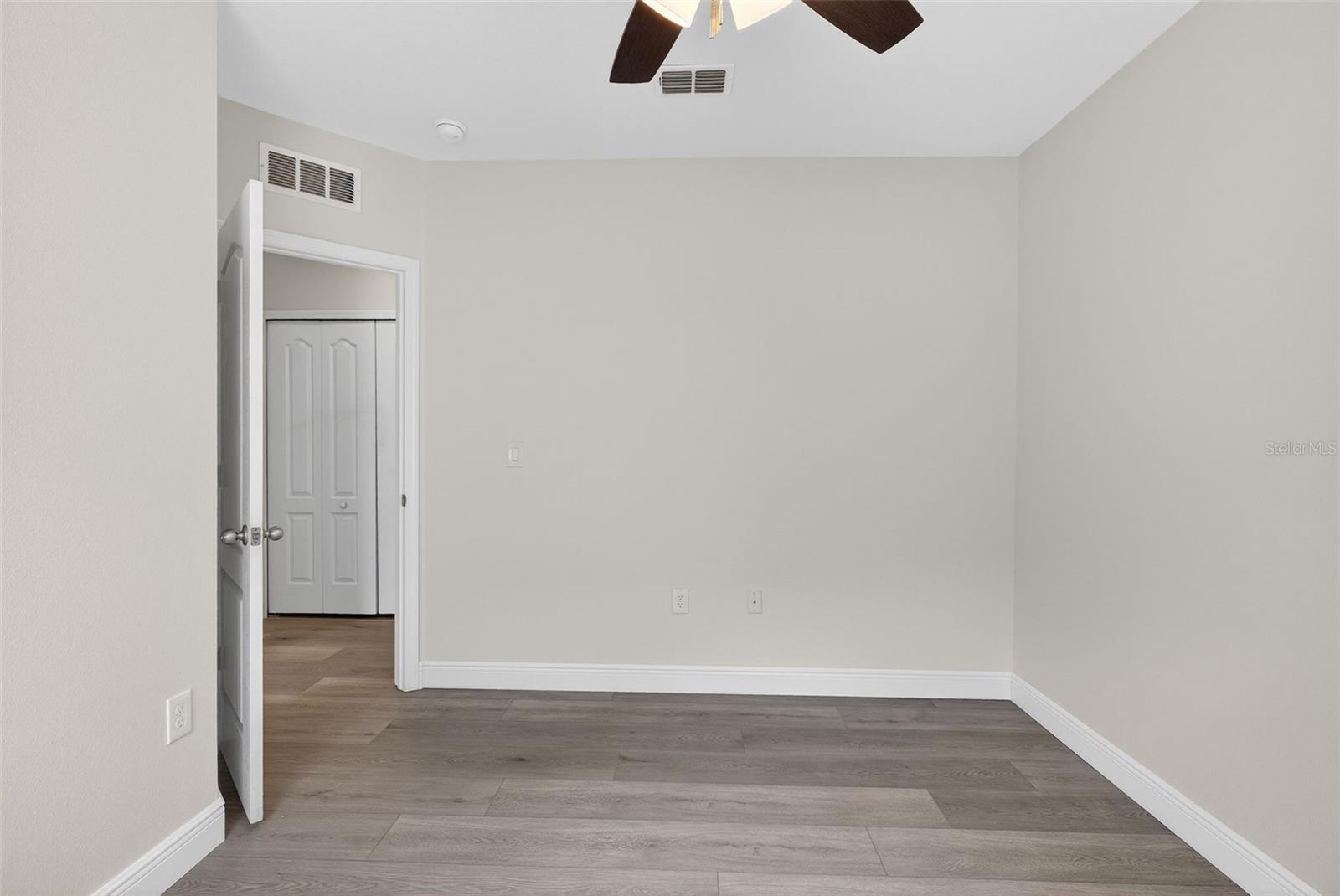 Image 8 of 92 For 2992 Gibraltar Boulevard