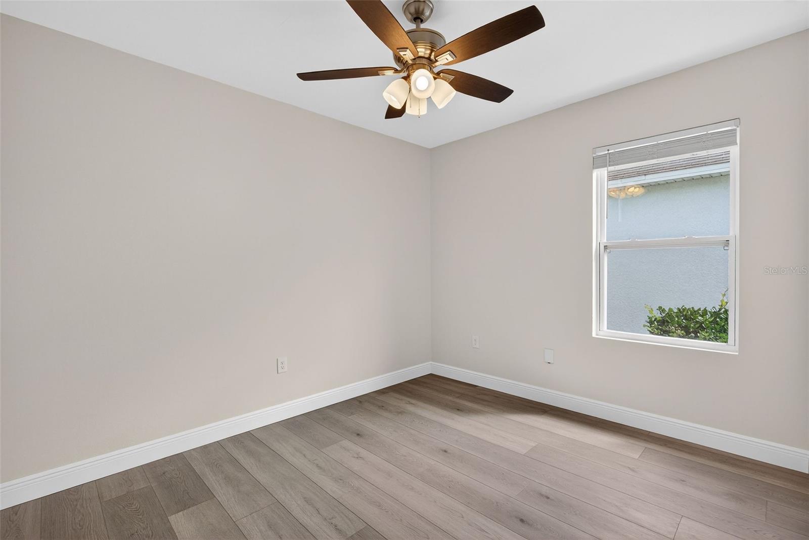 Image 9 of 92 For 2992 Gibraltar Boulevard