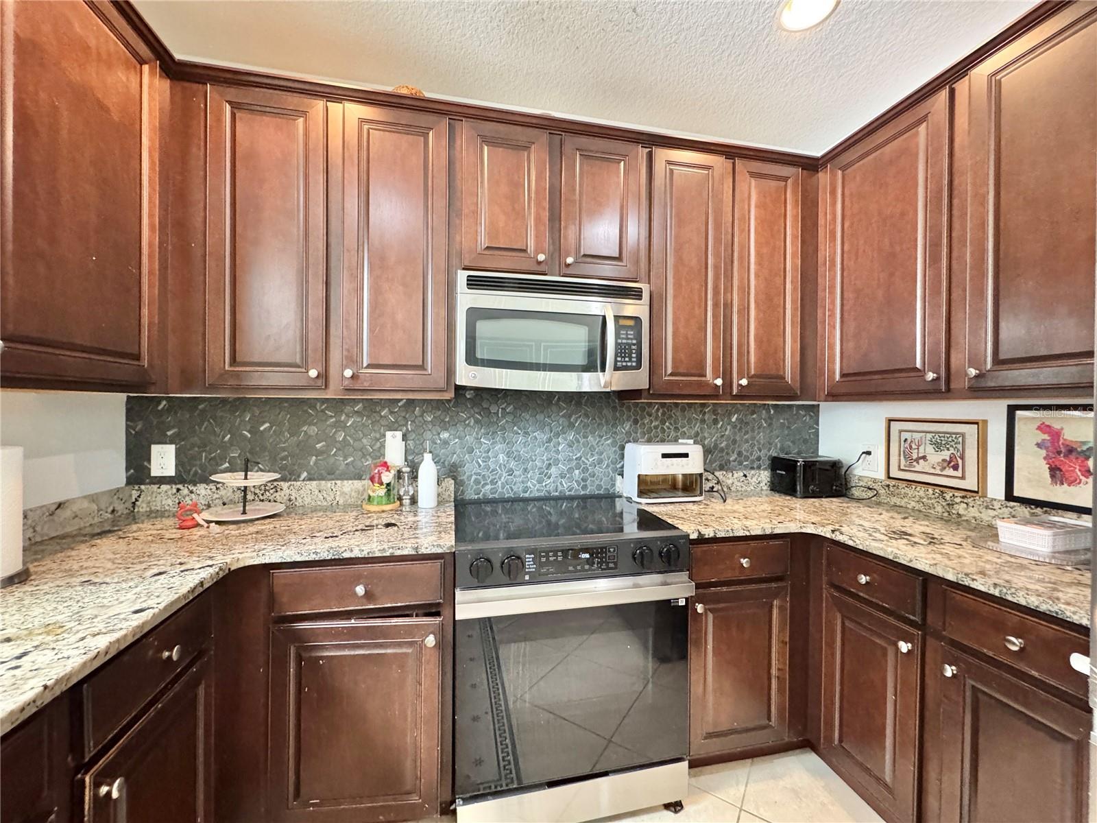 Image 8 of 30 For 1191 Bolton Place