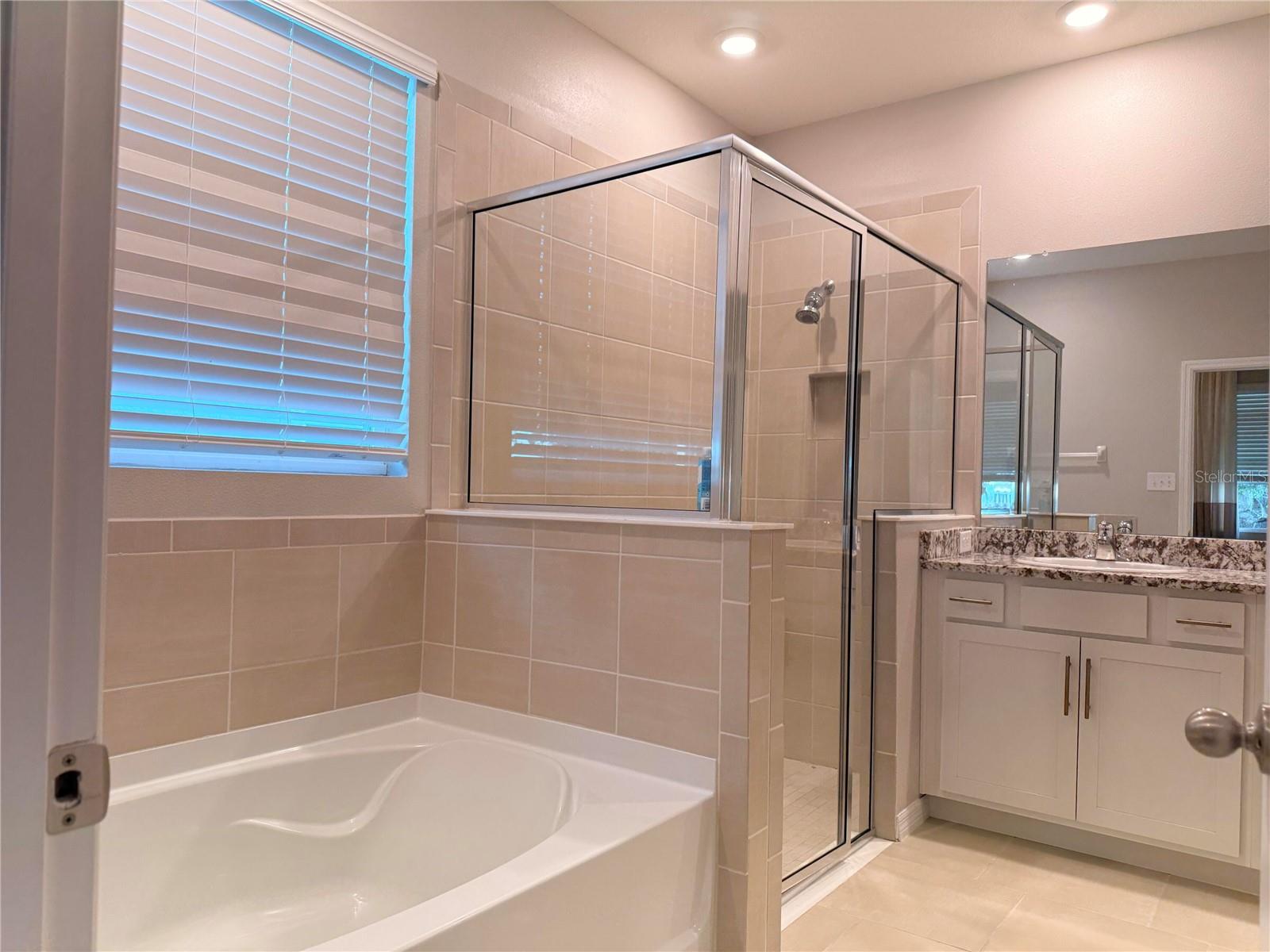 Image 16 of 22 For 10800 Laxer Cay Loop