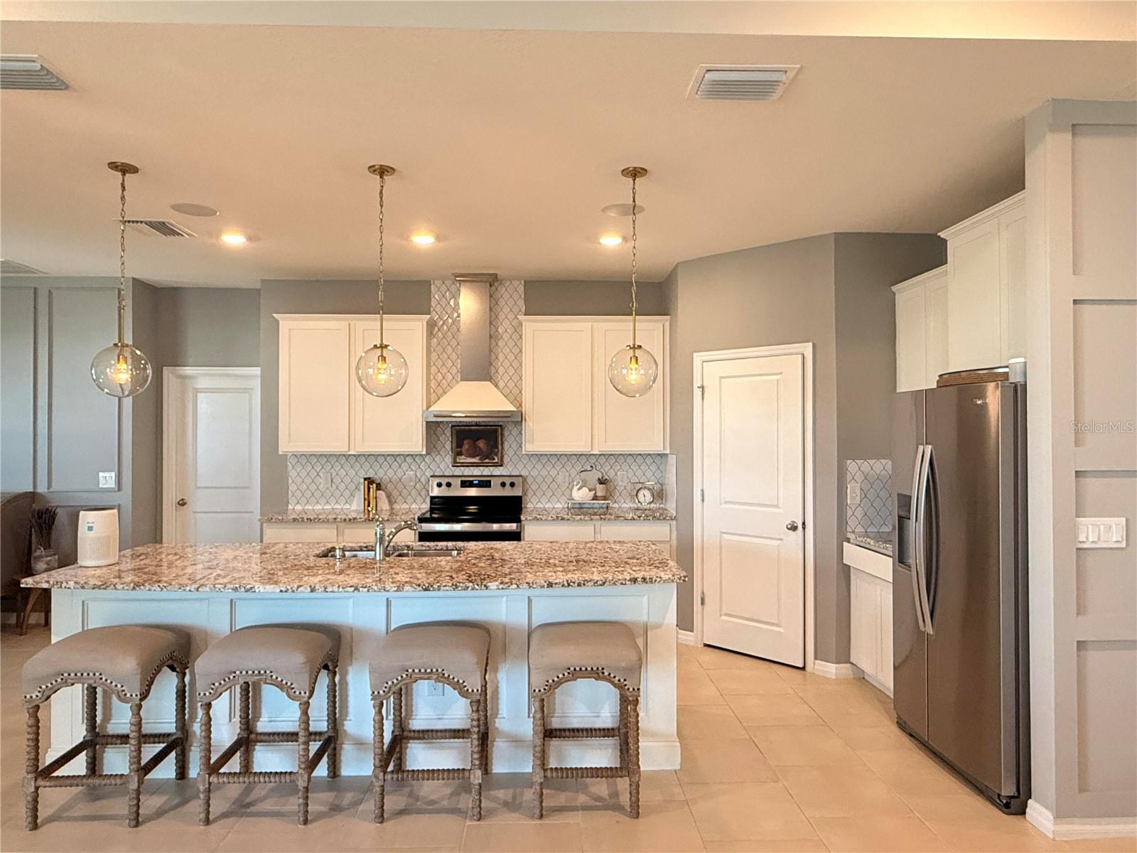 Image 2 of 22 For 10800 Laxer Cay Loop