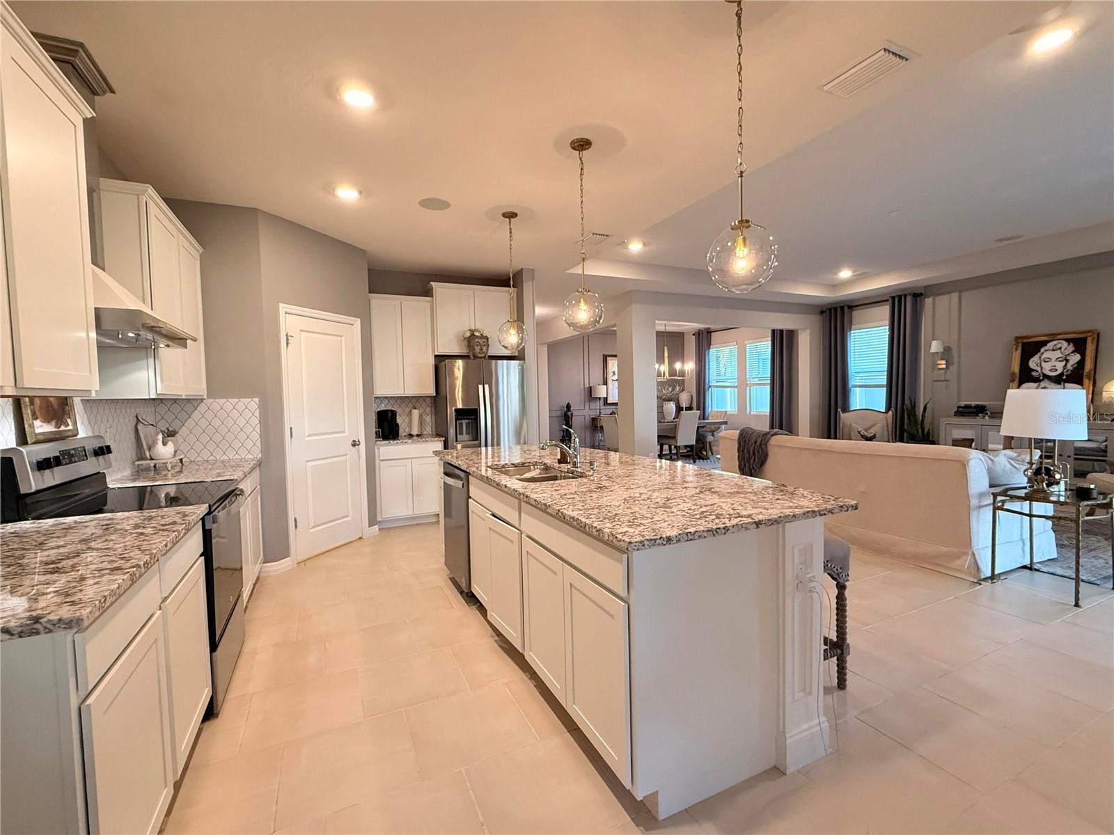 Image 5 of 22 For 10800 Laxer Cay Loop