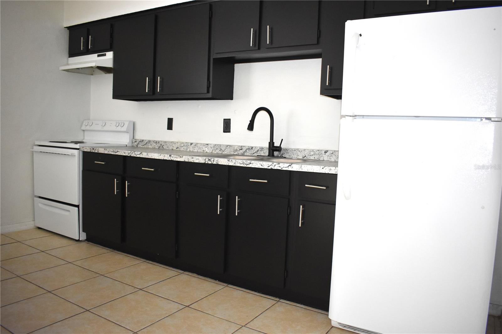 Image 3 of 5 For 912 Pine Avenue