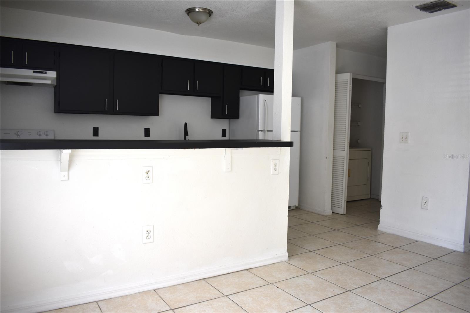 Image 4 of 5 For 912 Pine Avenue