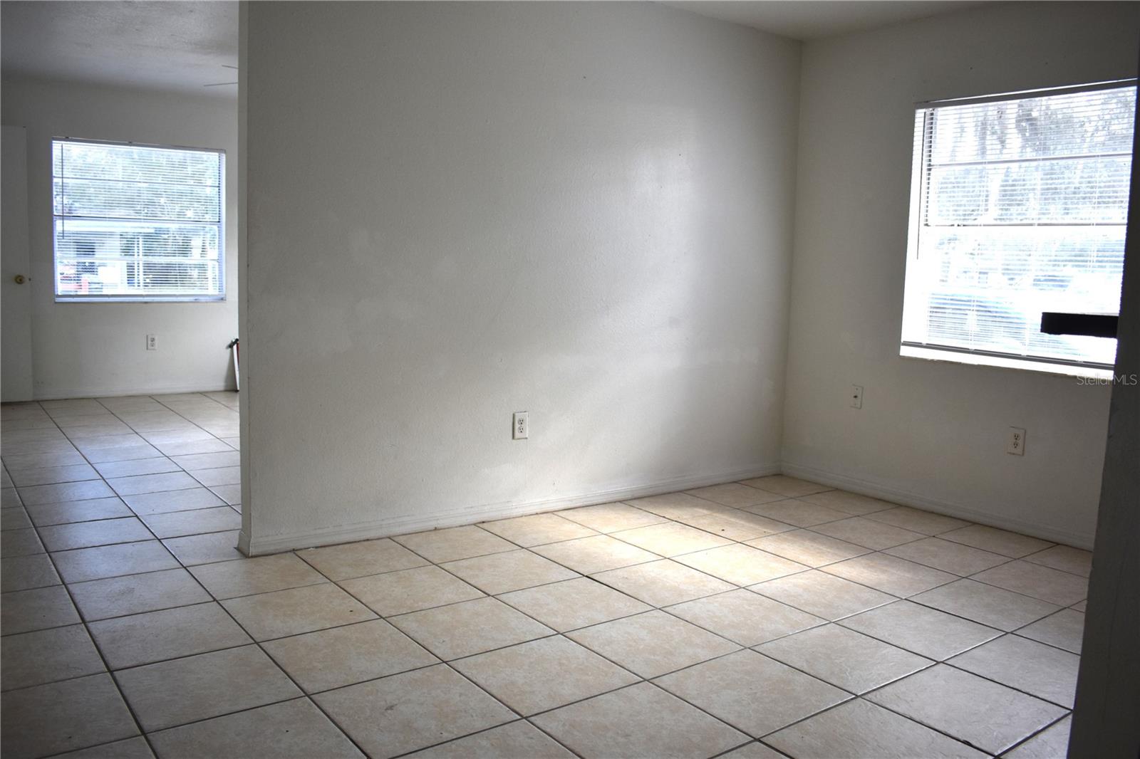 Image 5 of 5 For 912 Pine Avenue