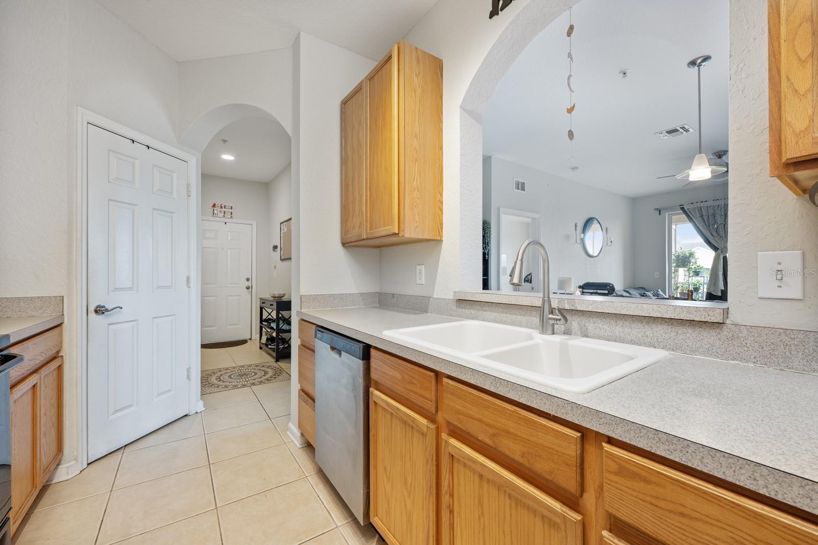 Image 4 of 22 For 6335 Contessa Drive 301