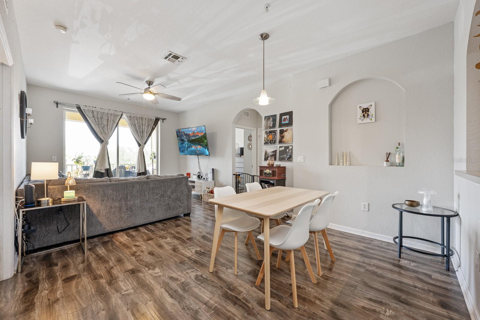 Image 5 of 22 For 6335 Contessa Drive 301