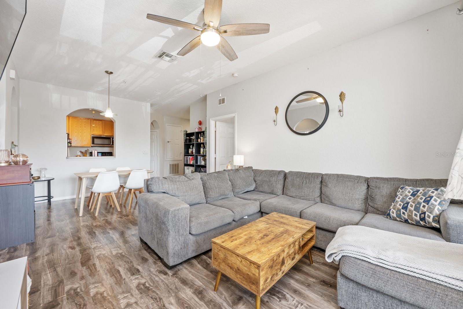 Image 6 of 22 For 6335 Contessa Drive 301