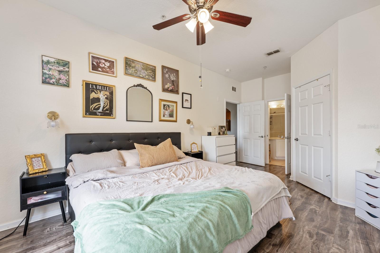 Image 8 of 22 For 6335 Contessa Drive 301