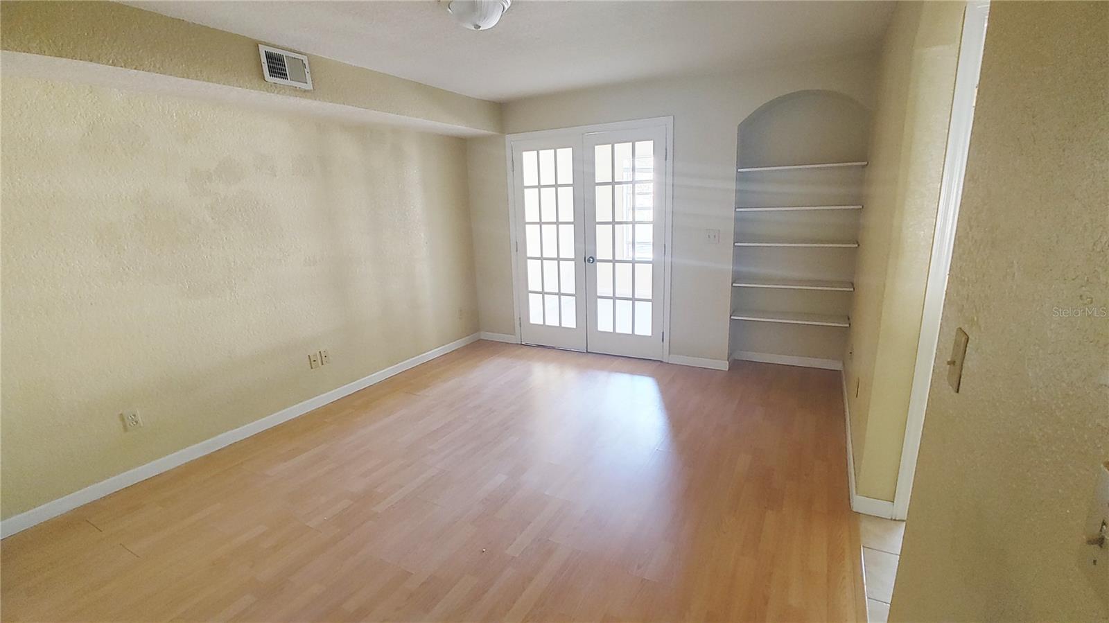Image 13 of 24 For 822 Camargo Way 210