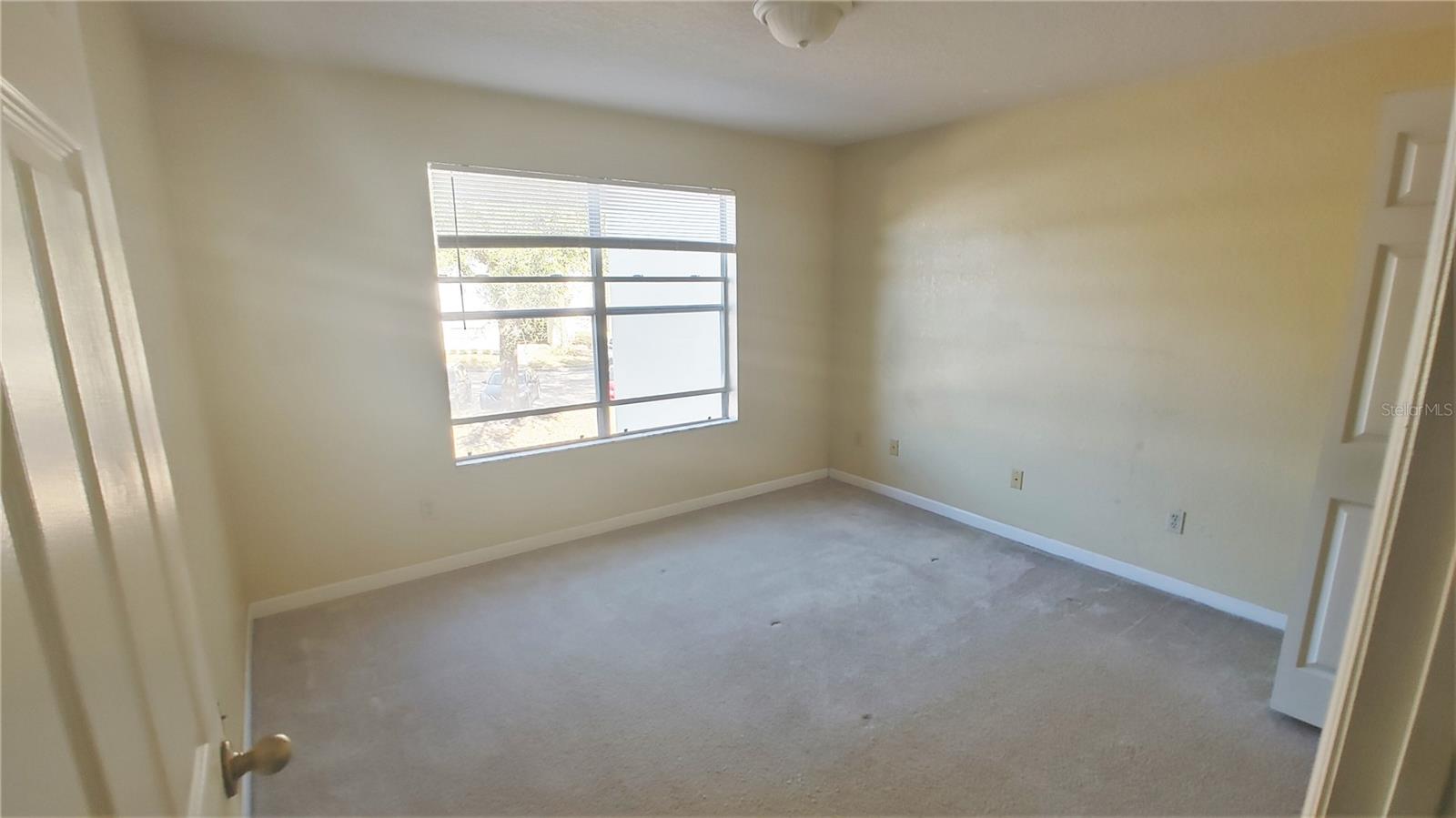 Image 15 of 24 For 822 Camargo Way 210