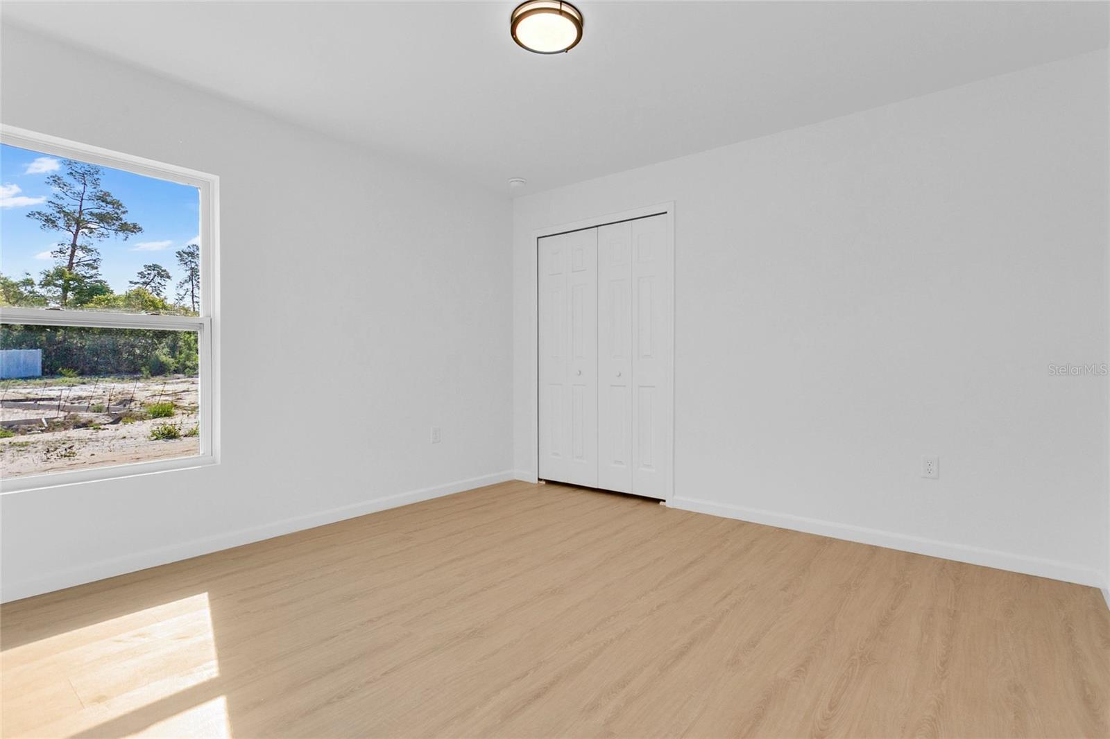 Image 10 of 26 For 17061 30th Avenue Road