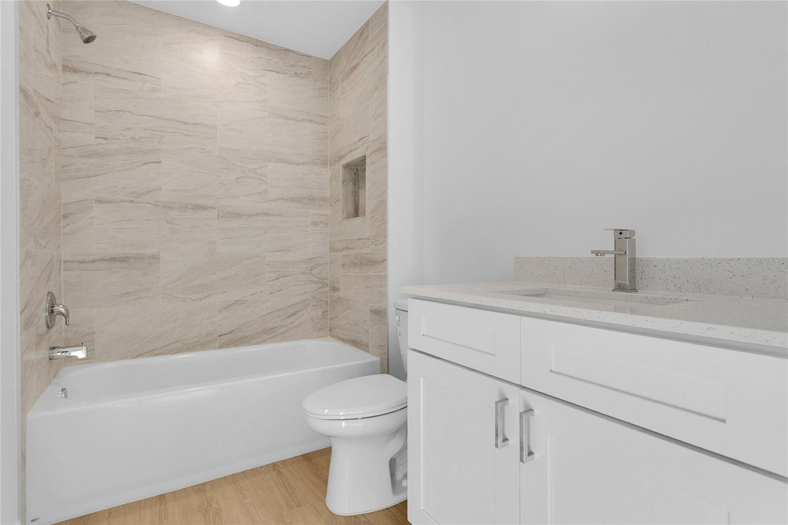 Image 12 of 26 For 17061 30th Avenue Road