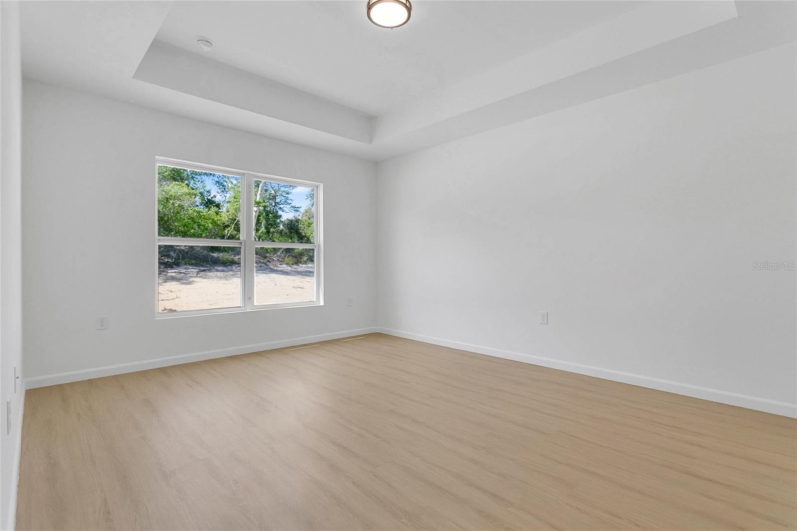 Image 14 of 26 For 17061 30th Avenue Road