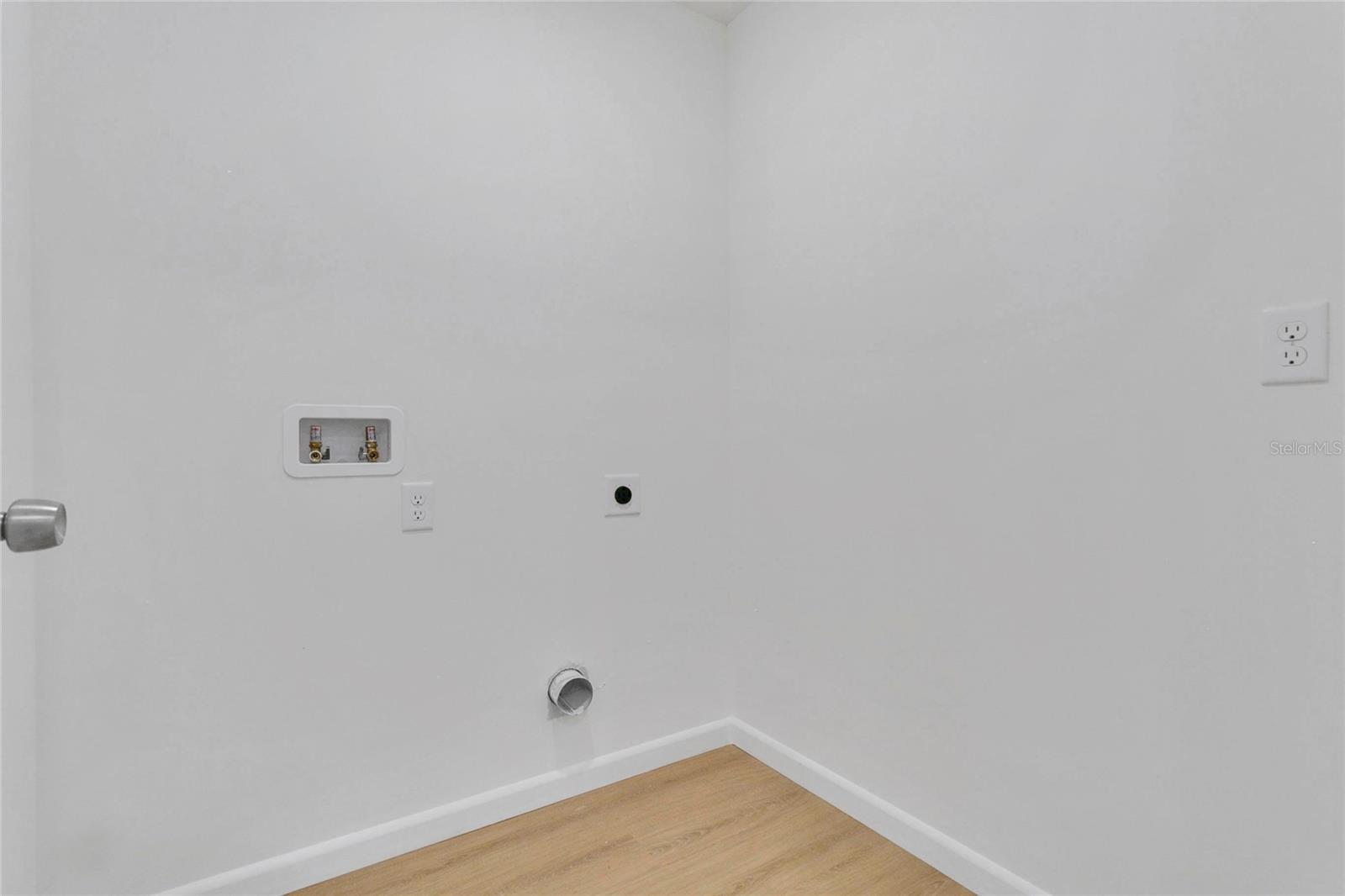 Image 18 of 26 For 17061 30th Avenue Road