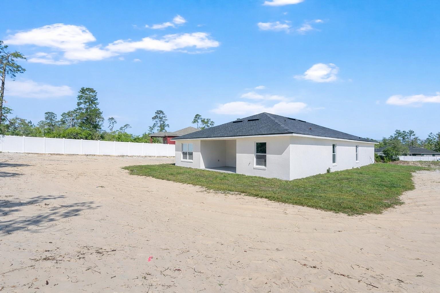 Image 19 of 26 For 17061 30th Avenue Road