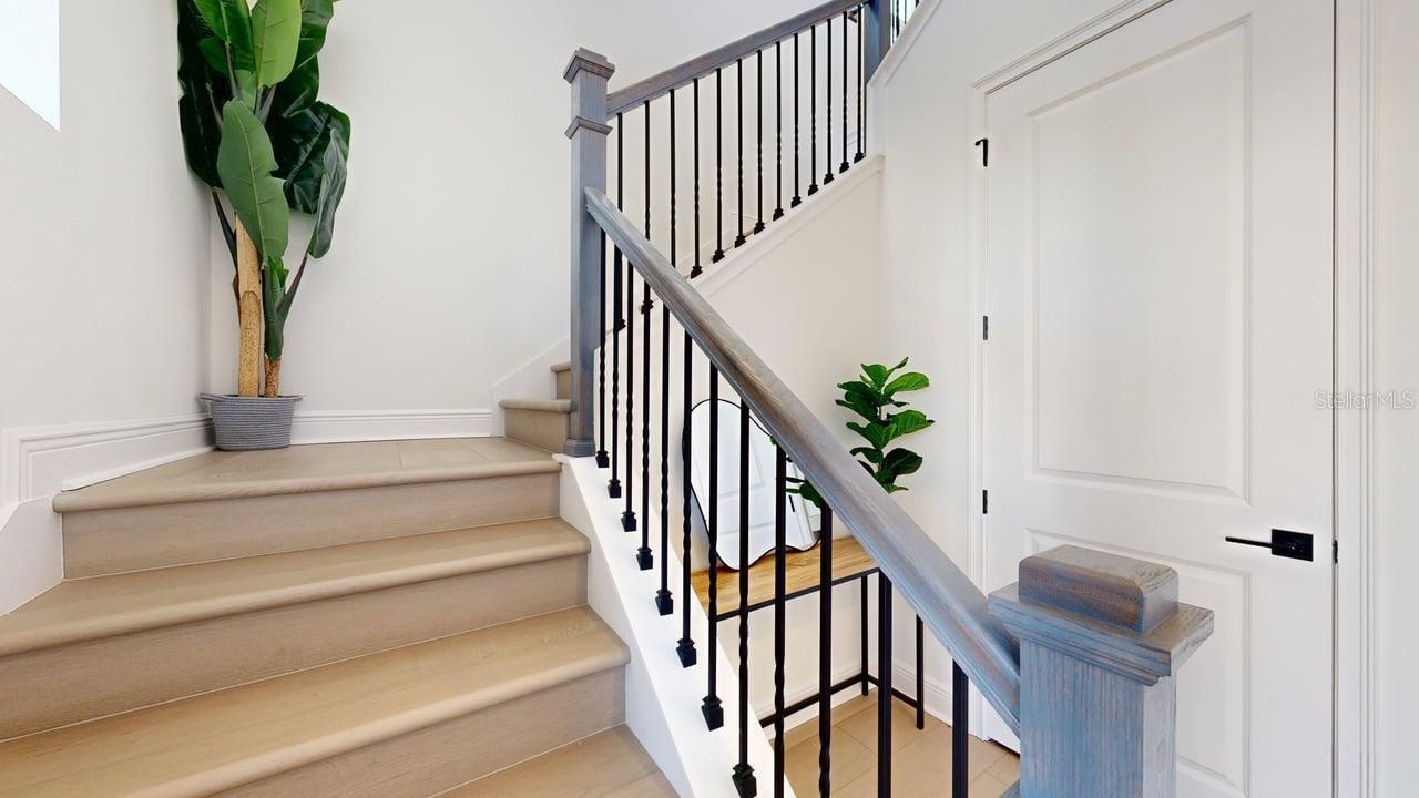 Image 13 of 34 For 9985 Gobat Alley