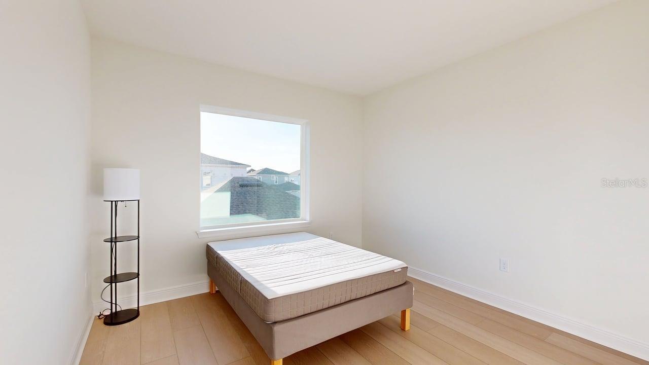 Image 21 of 34 For 9985 Gobat Alley