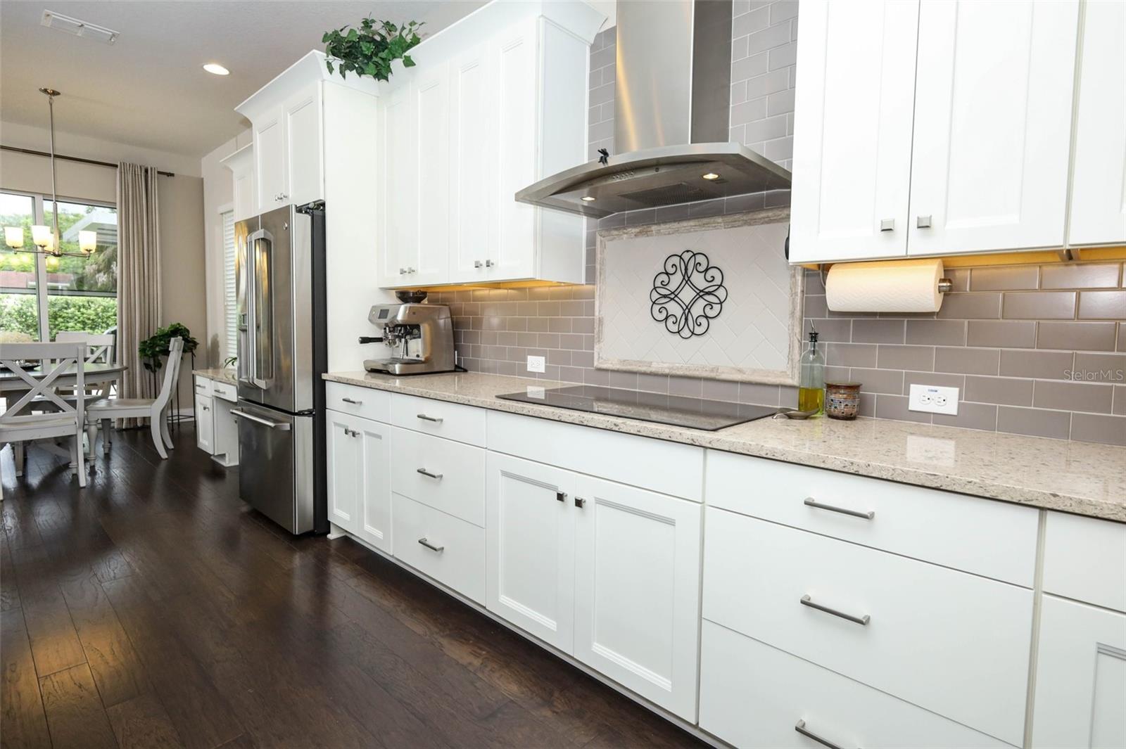 Image 13 of 78 For 203 Vine Street