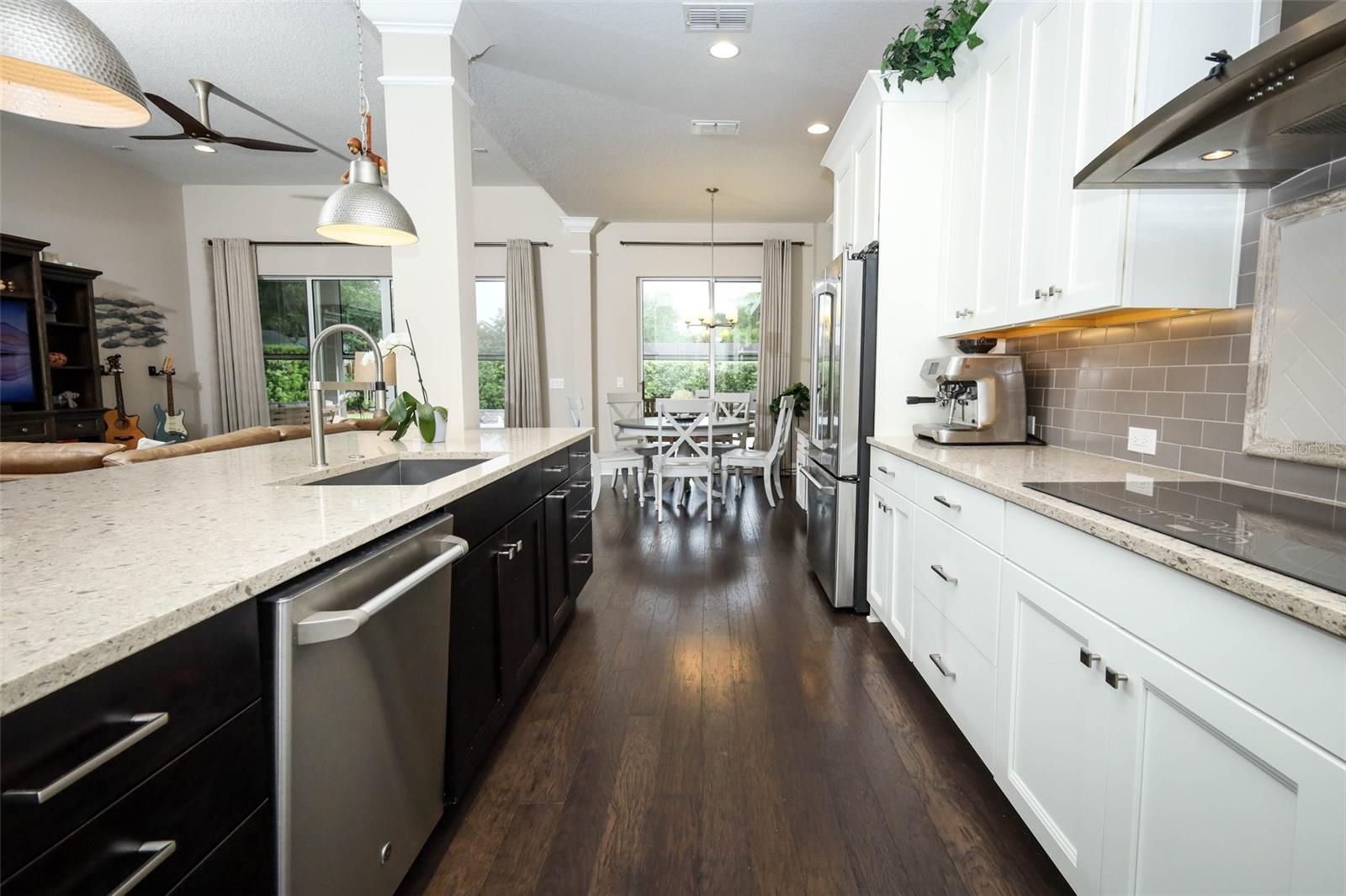 Image 14 of 78 For 203 Vine Street