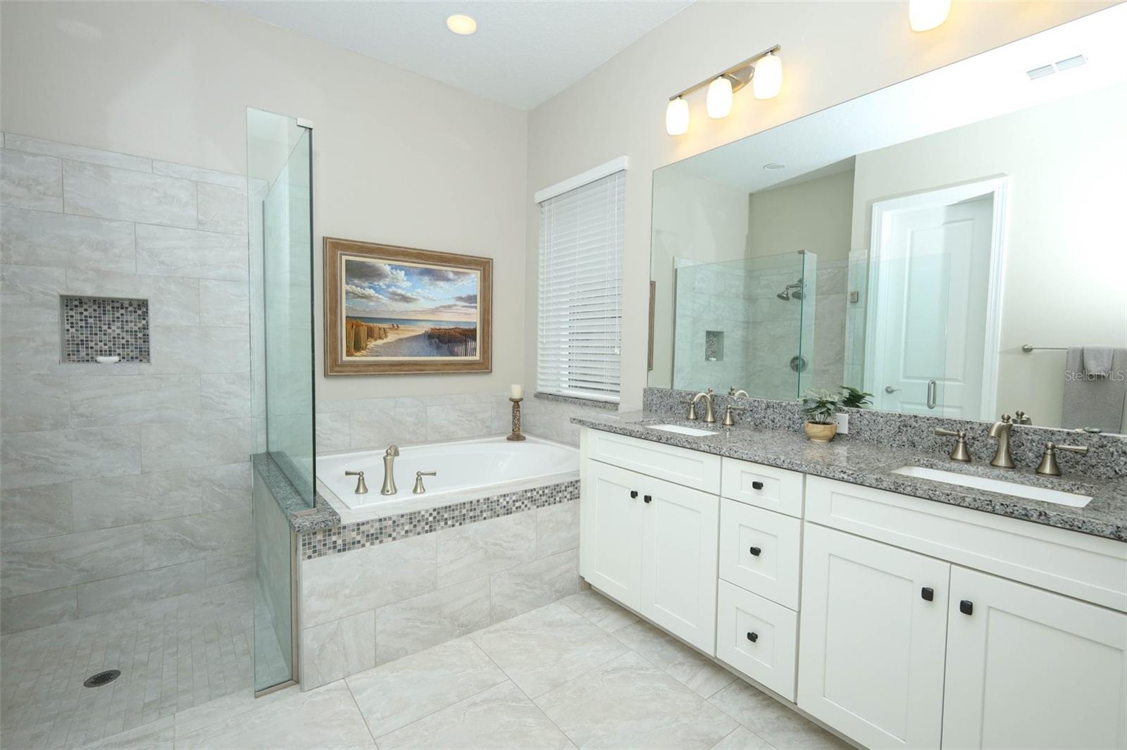 Image 28 of 78 For 203 Vine Street