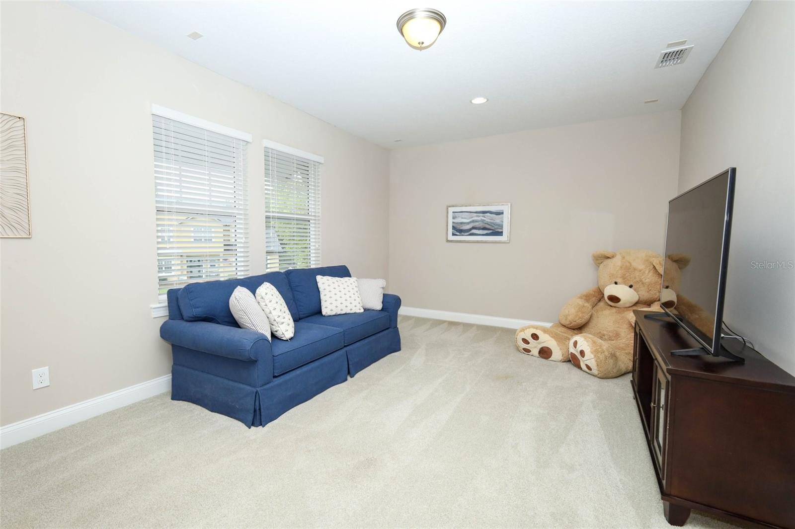 Image 33 of 78 For 203 Vine Street