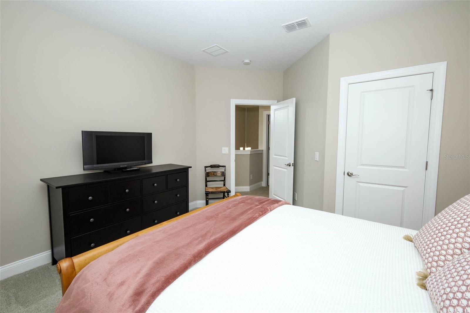 Image 40 of 78 For 203 Vine Street