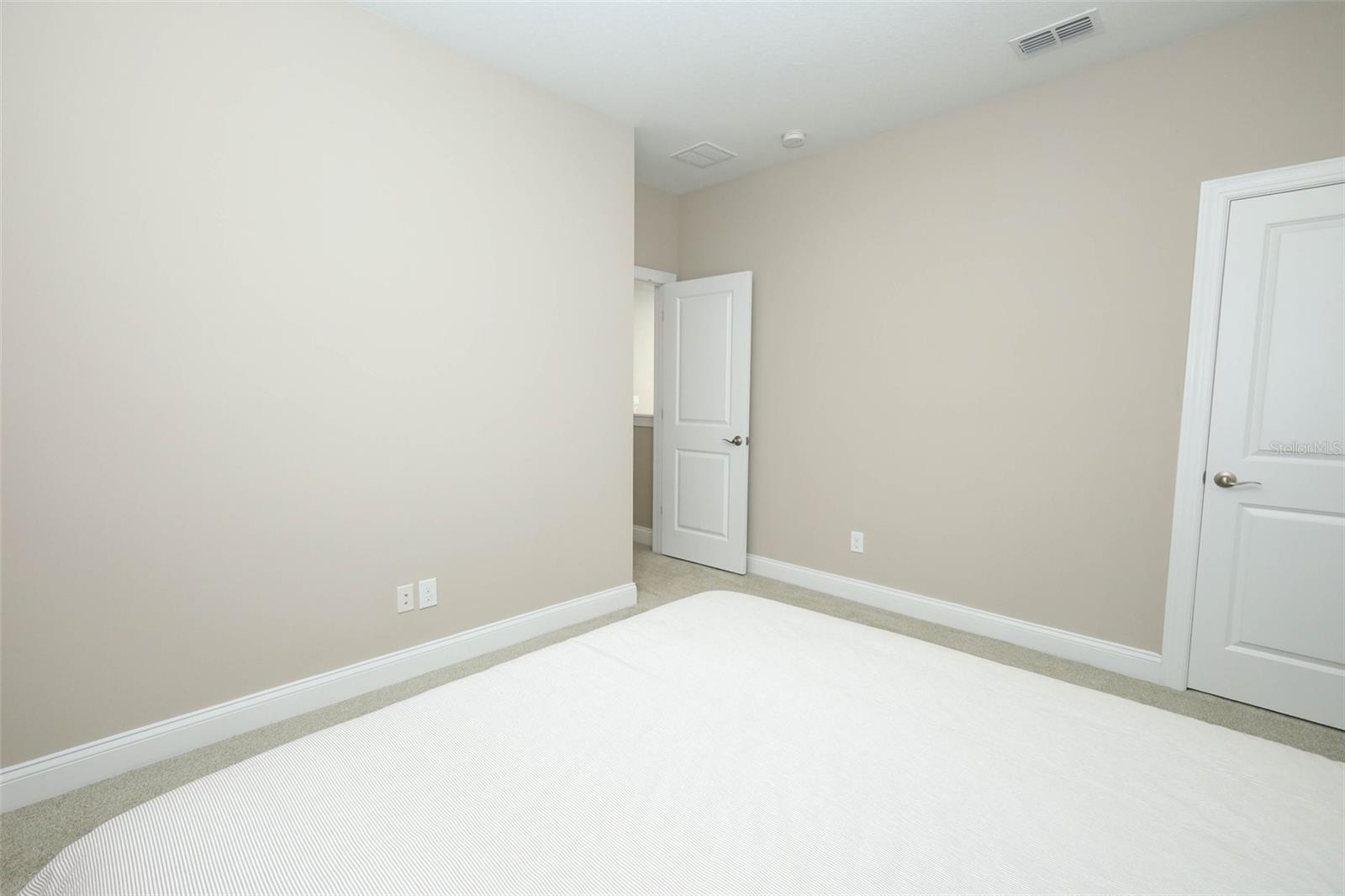 Image 43 of 78 For 203 Vine Street