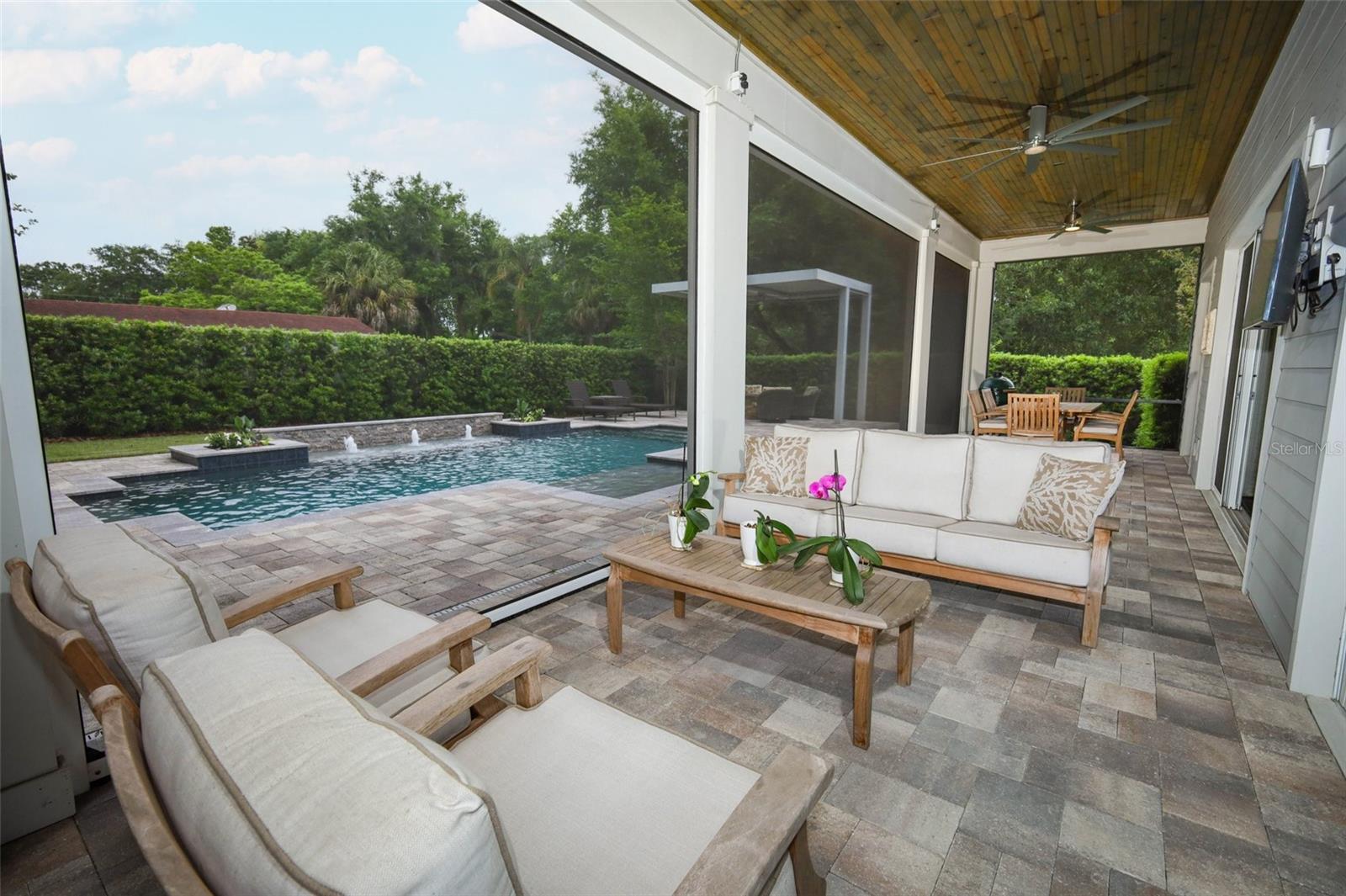 Image 44 of 78 For 203 Vine Street