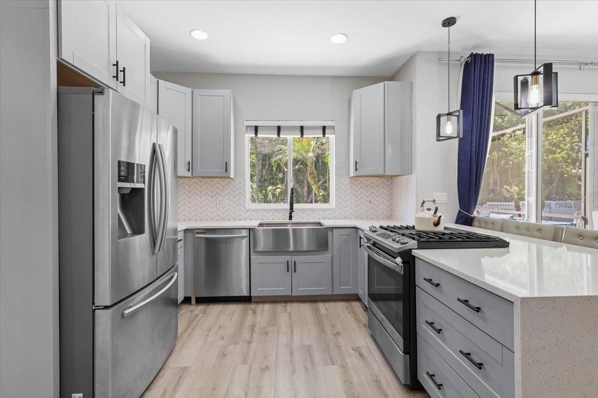 Image 4 of 69 For 6841 Bouganvillea Crescent Drive