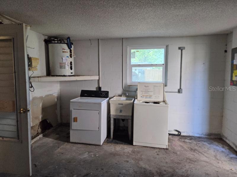 Image 12 of 14 For 7146 Carmel Avenue