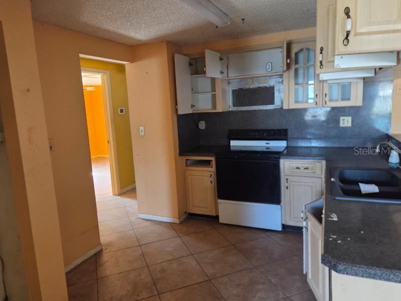 Image 5 of 14 For 7146 Carmel Avenue