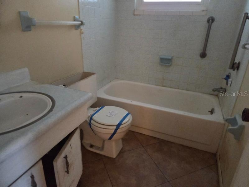 Image 6 of 14 For 7146 Carmel Avenue