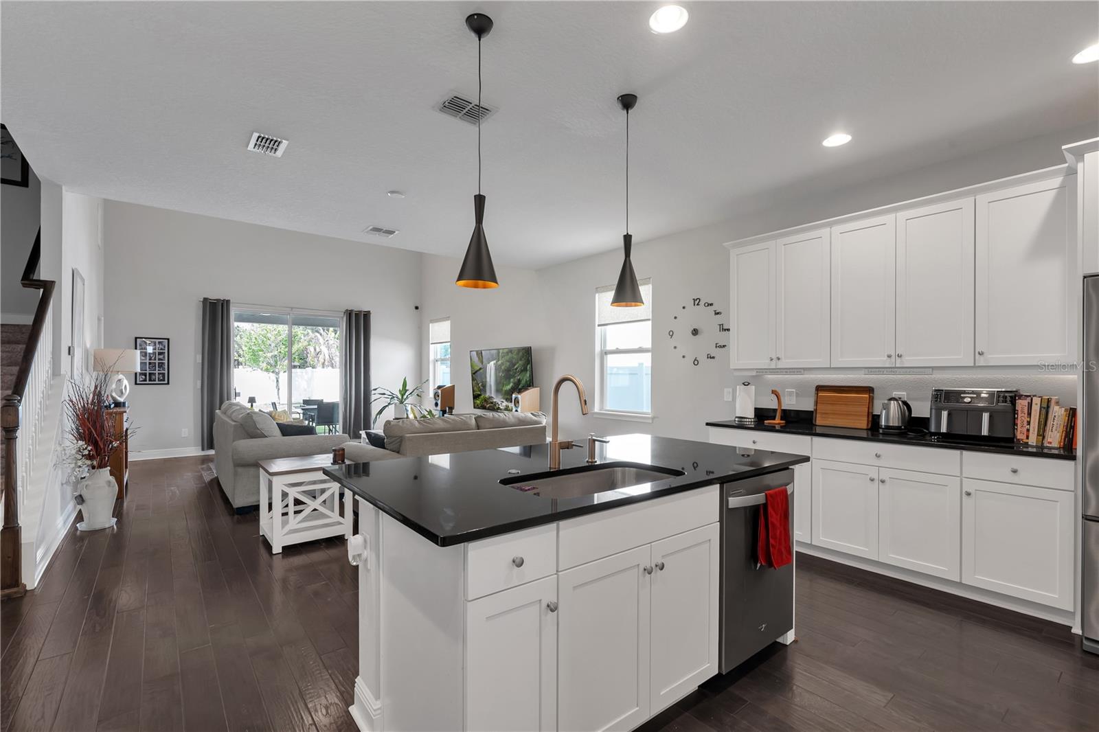 Image 12 of 51 For 6166 Hamlin Reserve Boulevard