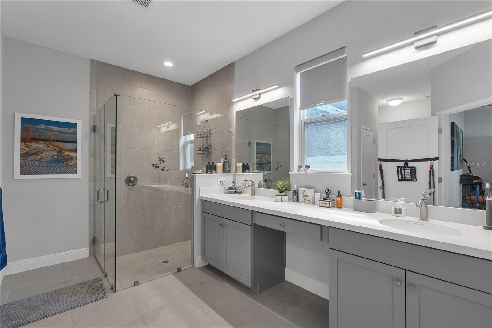 Image 19 of 51 For 6166 Hamlin Reserve Boulevard