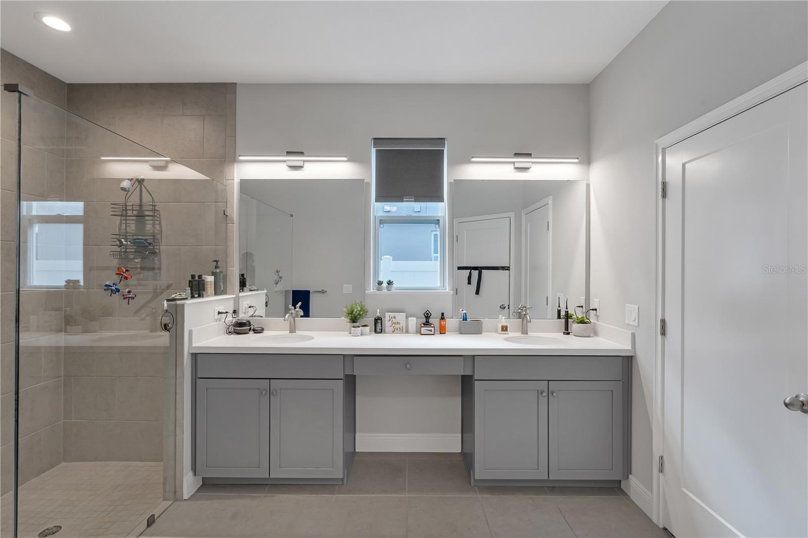 Image 22 of 51 For 6166 Hamlin Reserve Boulevard