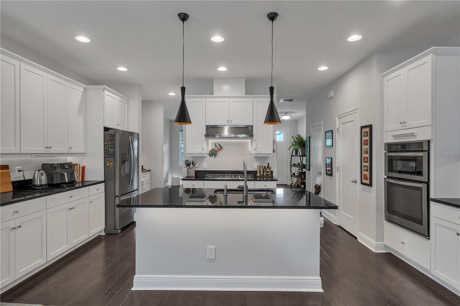 Image 5 of 51 For 6166 Hamlin Reserve Boulevard