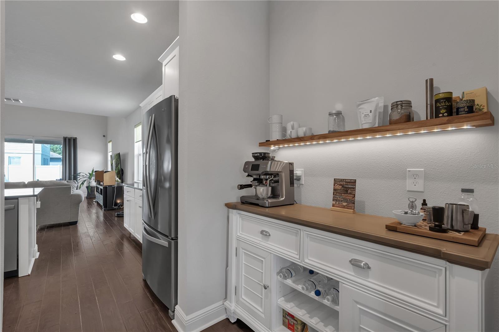 Image 8 of 51 For 6166 Hamlin Reserve Boulevard