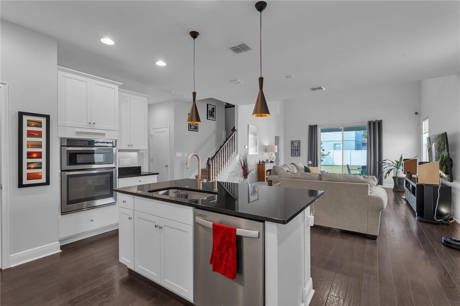 Image 9 of 51 For 6166 Hamlin Reserve Boulevard