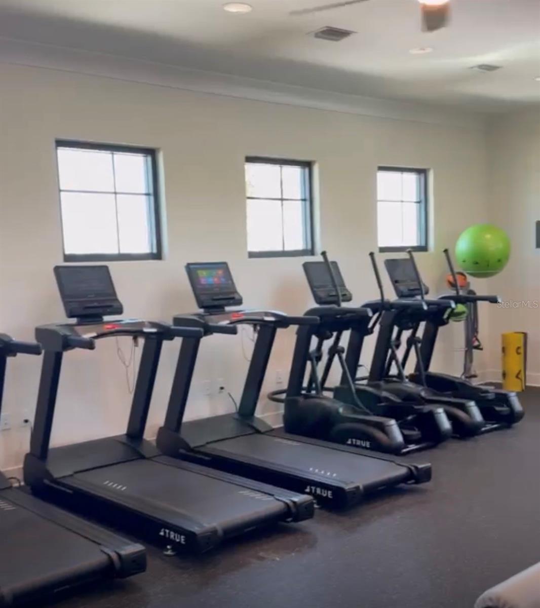 Image 4 of 7 For 10911 65th Terrace E