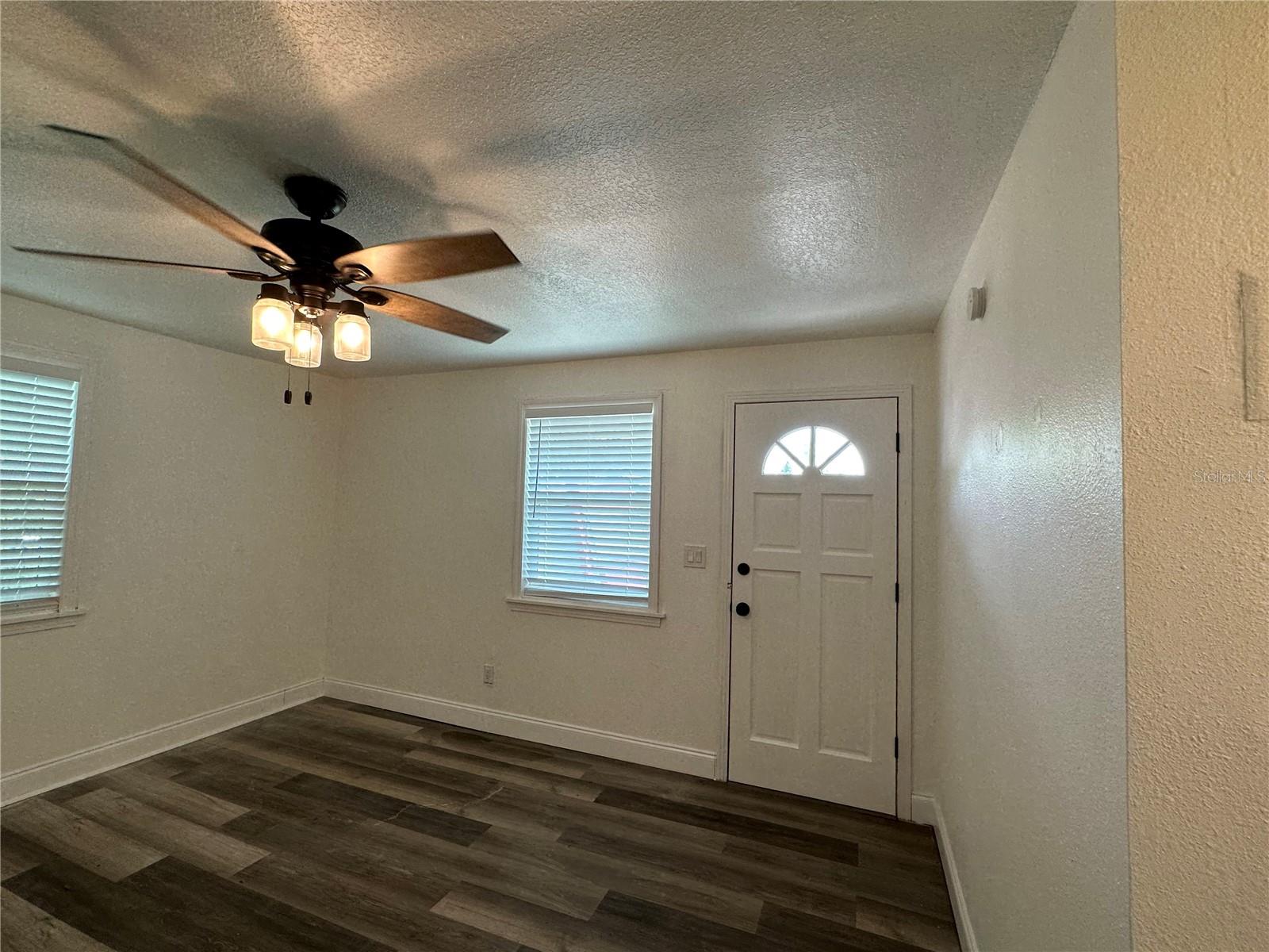 Image 10 of 44 For 4713 Thorpe Avenue