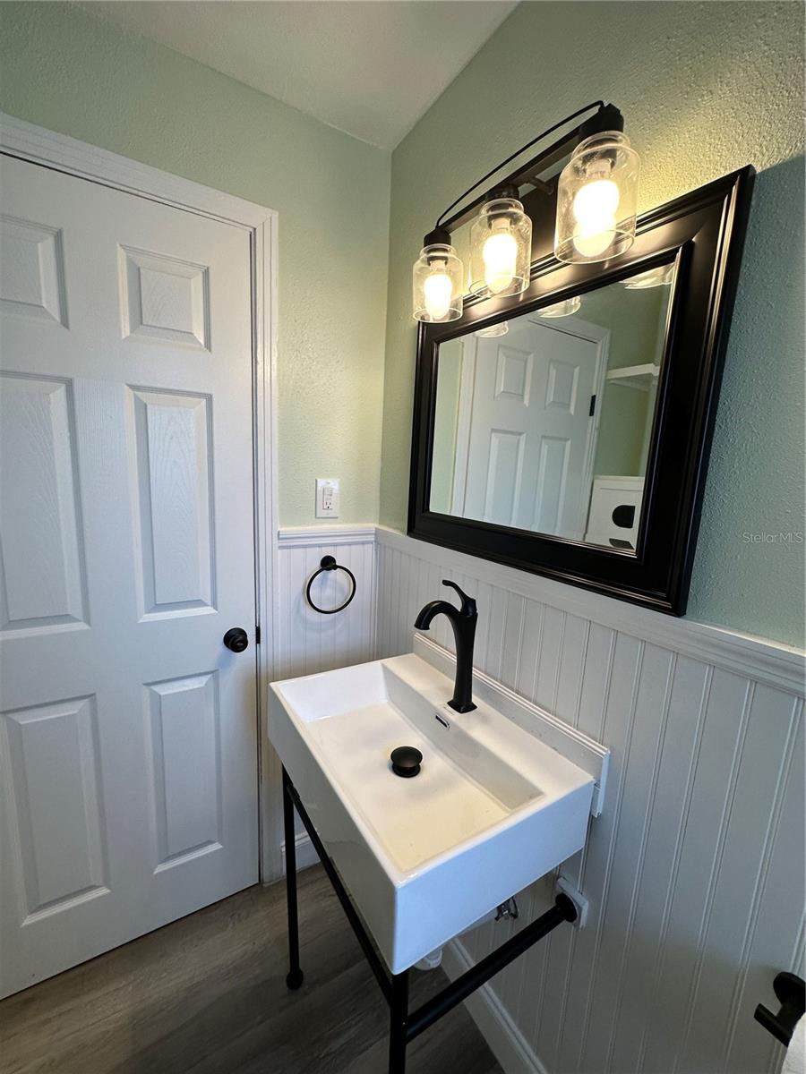 Image 15 of 44 For 4713 Thorpe Avenue